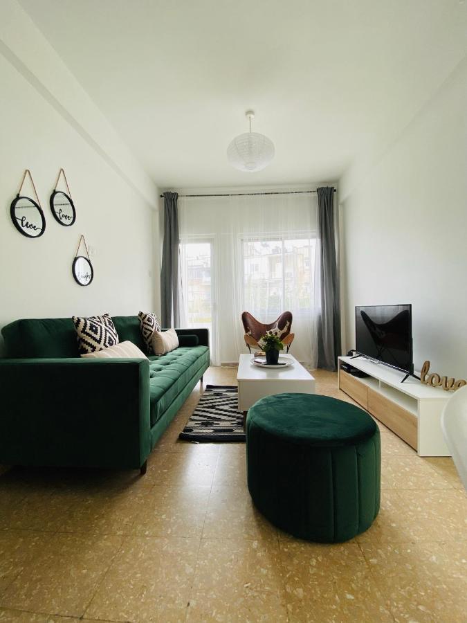 Boho-Chic One Bedroom Flat In Engomi Luaran gambar